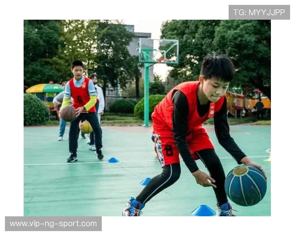 以篮球为纽带探索团队合作与竞技精神在青少年成长中的重要作用