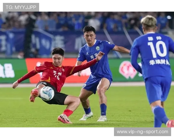 南京足球队荣登全国灵活性排行榜第三名展现卓越实力与潜力 南京足球队荣登全国灵活性排行榜第三名展现卓越实力与潜力