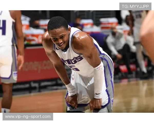德阿隆福克斯DeAaronFox